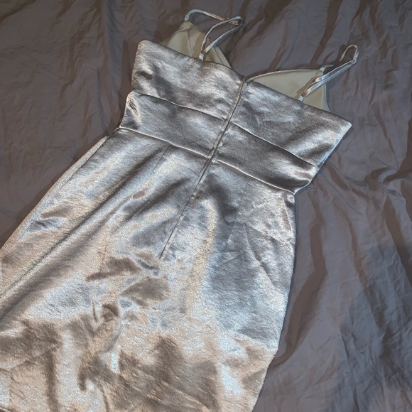 100% polyester silver/gold shimmer dress - Picture 2 of 3